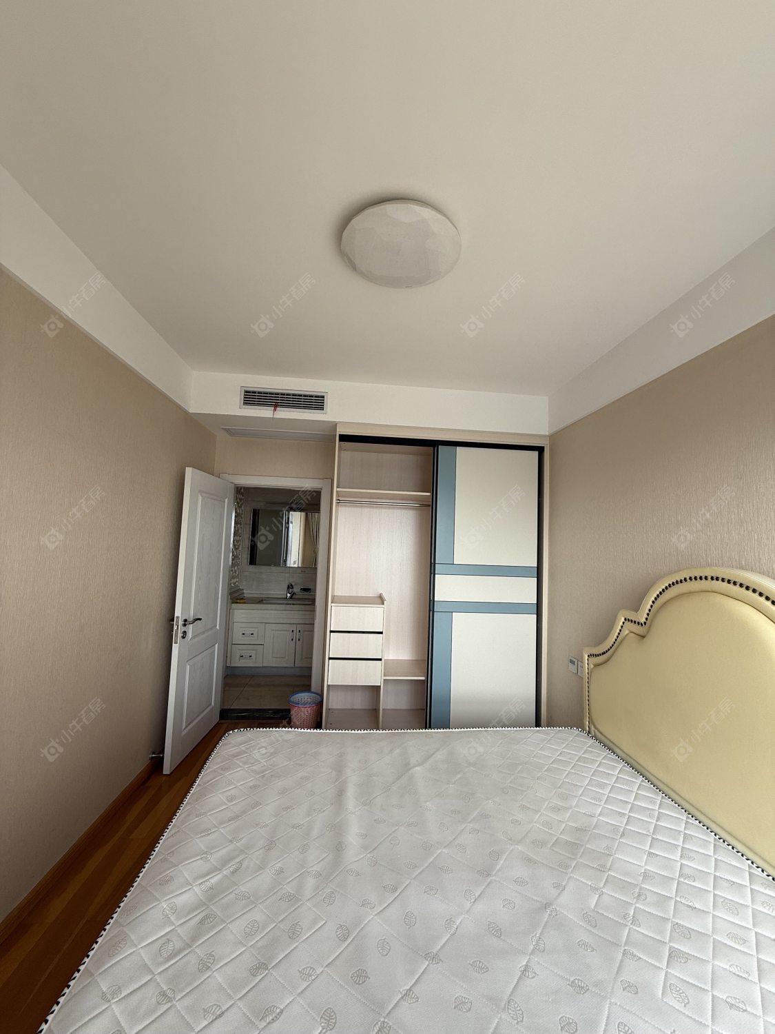 常州世茂香槟湖三期在租房源室内图_小牛看房