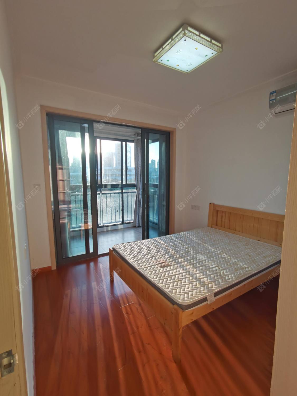 常州世茂香槟湖二期在租房源室内图_小牛看房