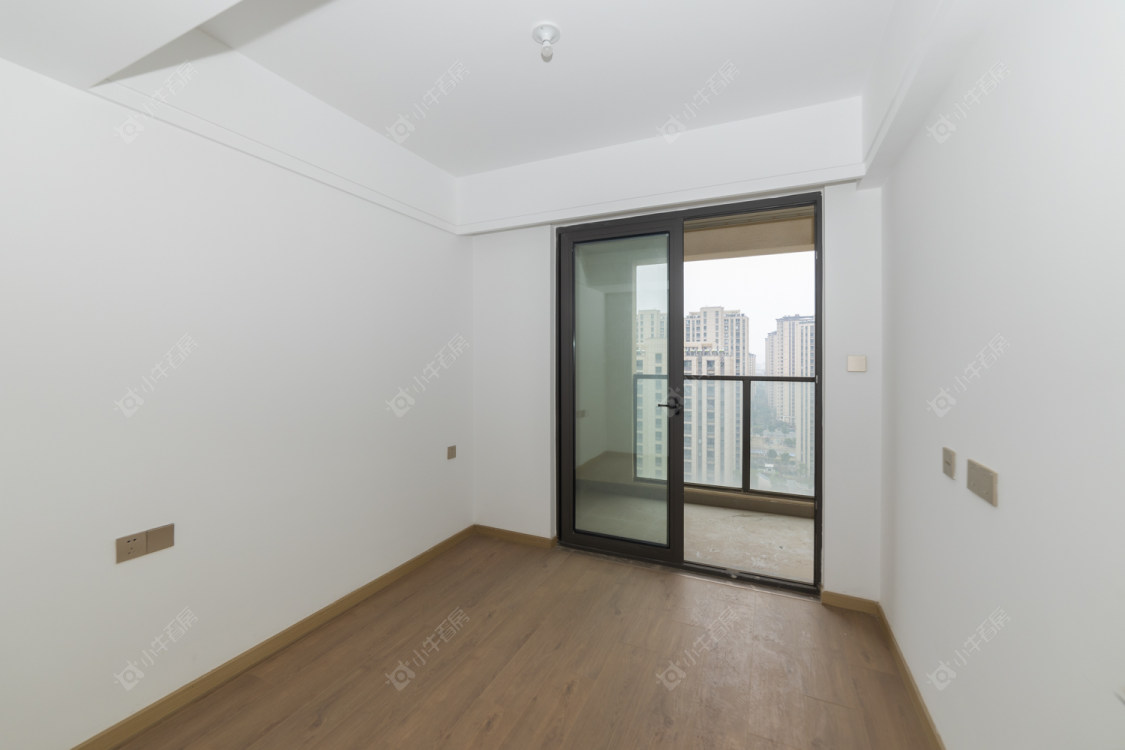 常州绿地香港名墩道在售二手房源室内图_小牛看房