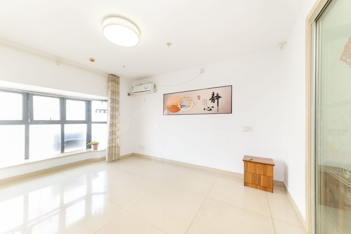 常州亚泰财富中心在售二手房源室内图_小牛看房