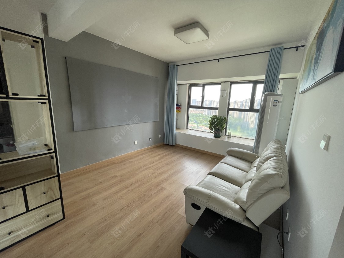 常州世茂香槟湖一期在租房源室内图_小牛看房