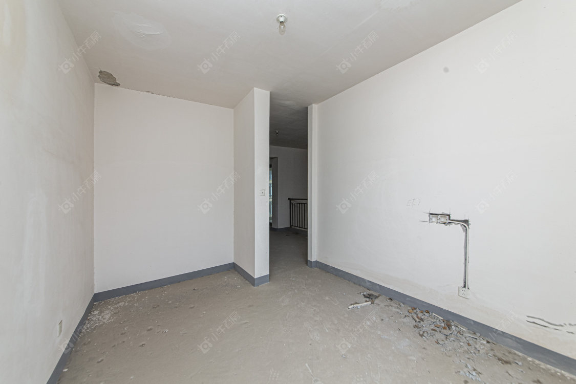 常州绿地香奈别墅区在售二手房源室内图_小牛看房