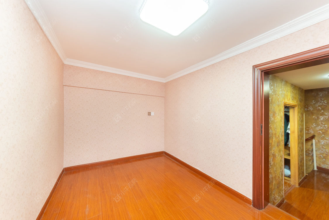 常州亚泰财富中心在售二手房源室内图_小牛看房