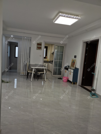 常州世茂香槟湖五期在租房源室内图_小牛看房