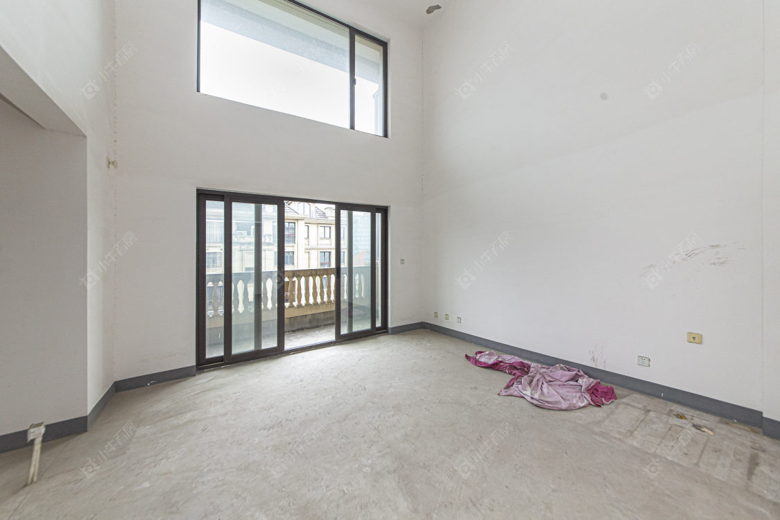 常州绿地香奈别墅区在售二手房源室内图_小牛看房