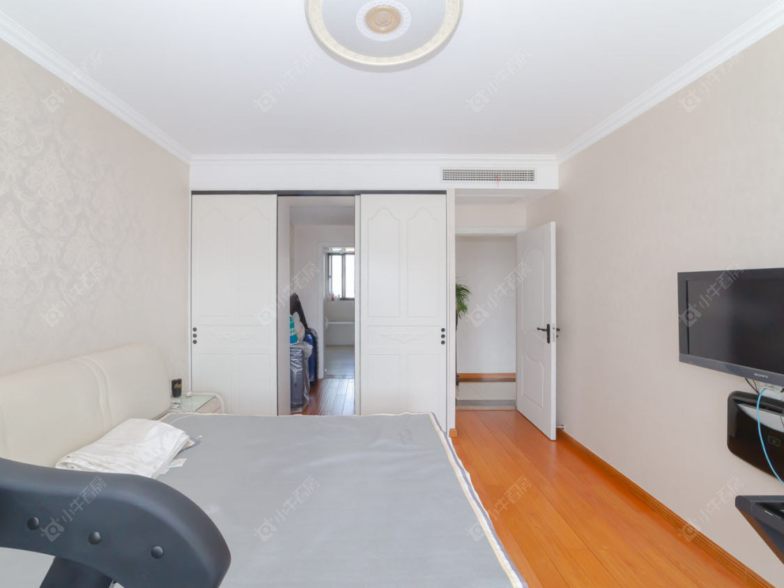 常州世茂香槟湖三期在售二手房源室内图_小牛看房