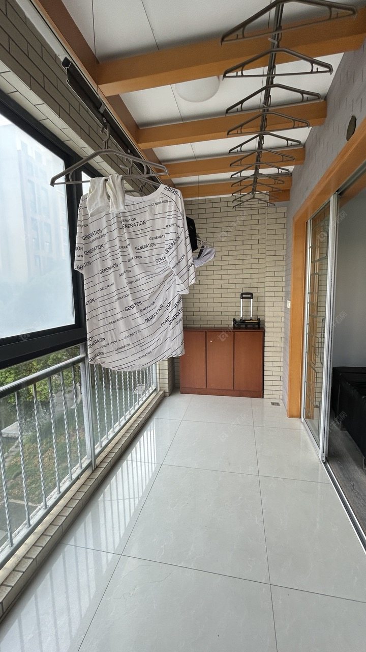 常州世茂香槟湖一期在租房源室内图_小牛看房