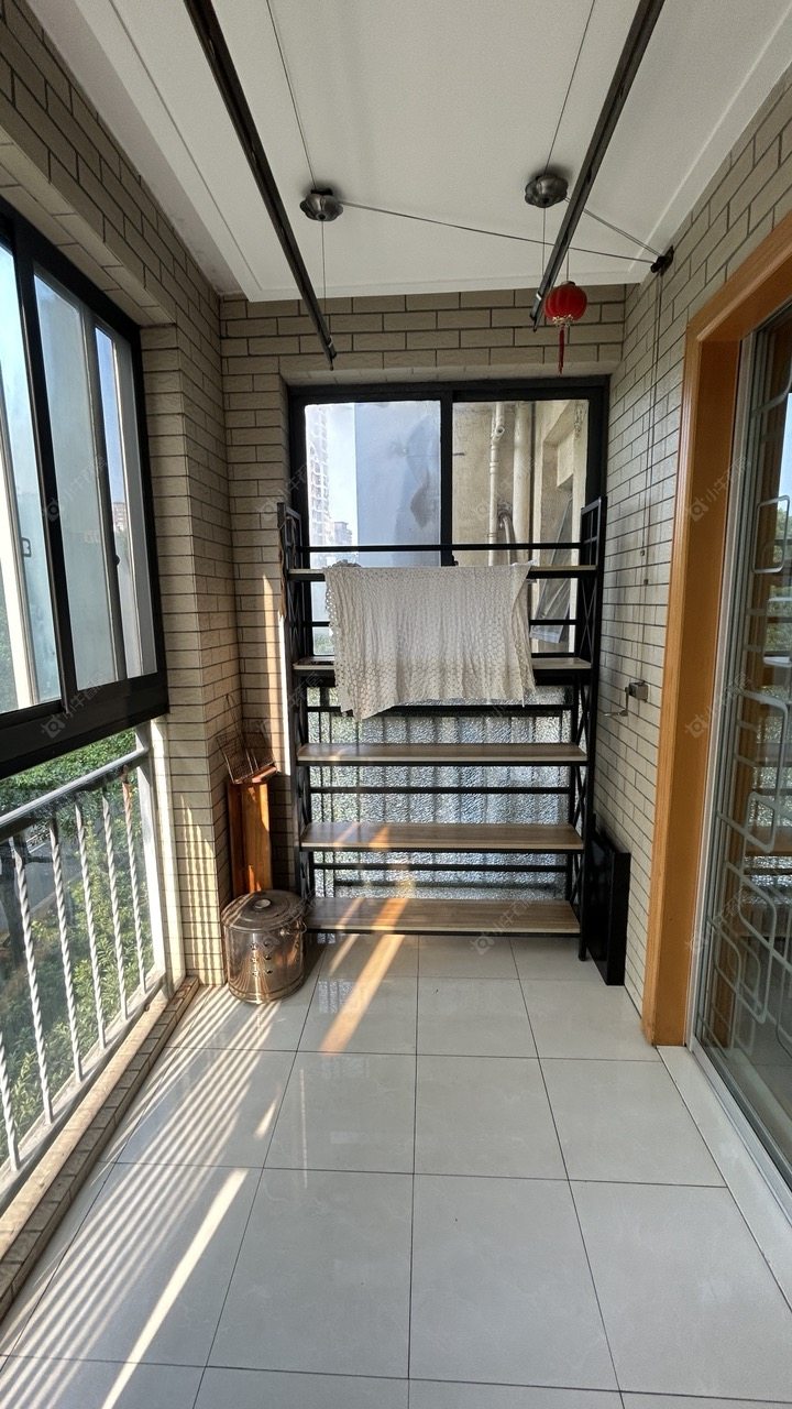 常州世茂香槟湖一期在租房源室内图_小牛看房