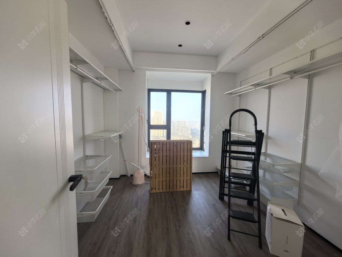 常州世茂香槟湖一期在租房源室内图_小牛看房