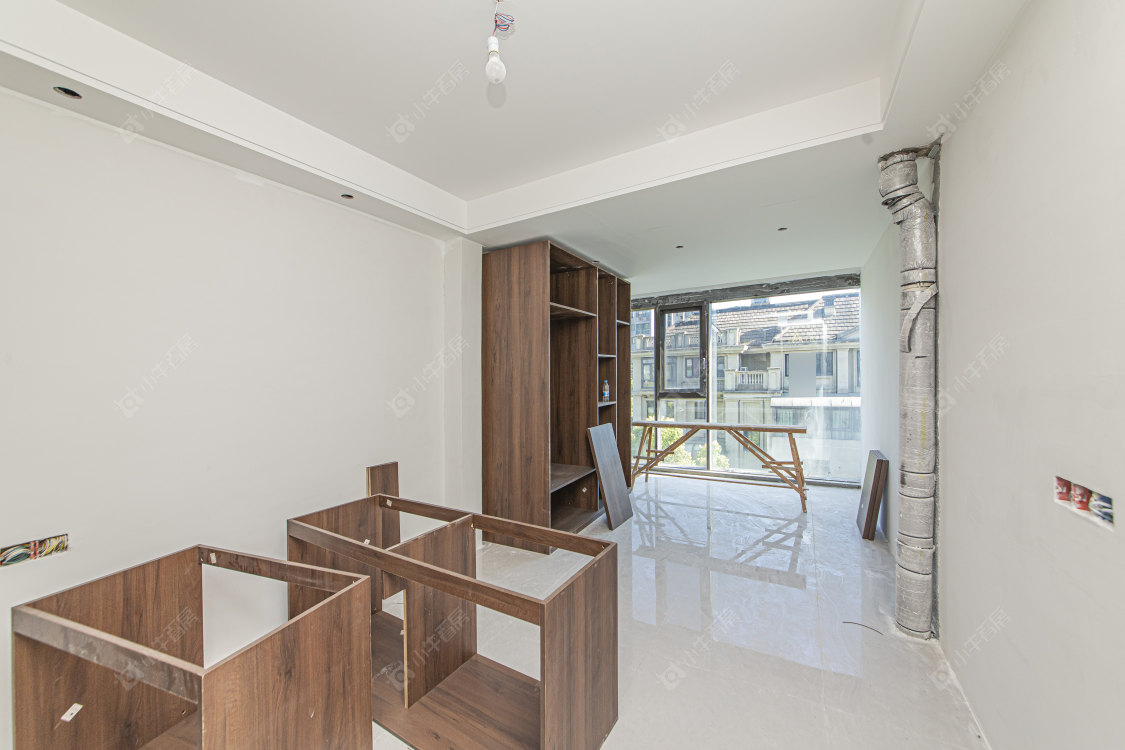 常州绿地香奈别墅区在售二手房源室内图_小牛看房