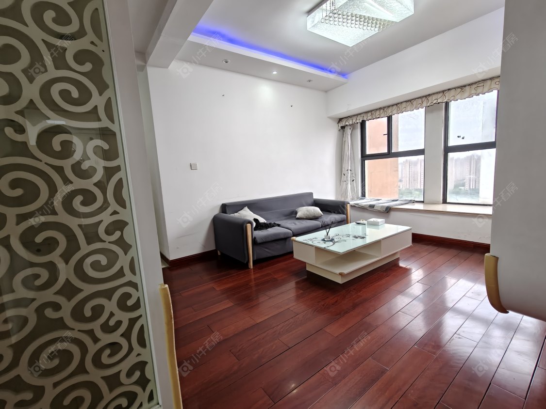 常州世茂香槟湖一期在租房源室内图_小牛看房