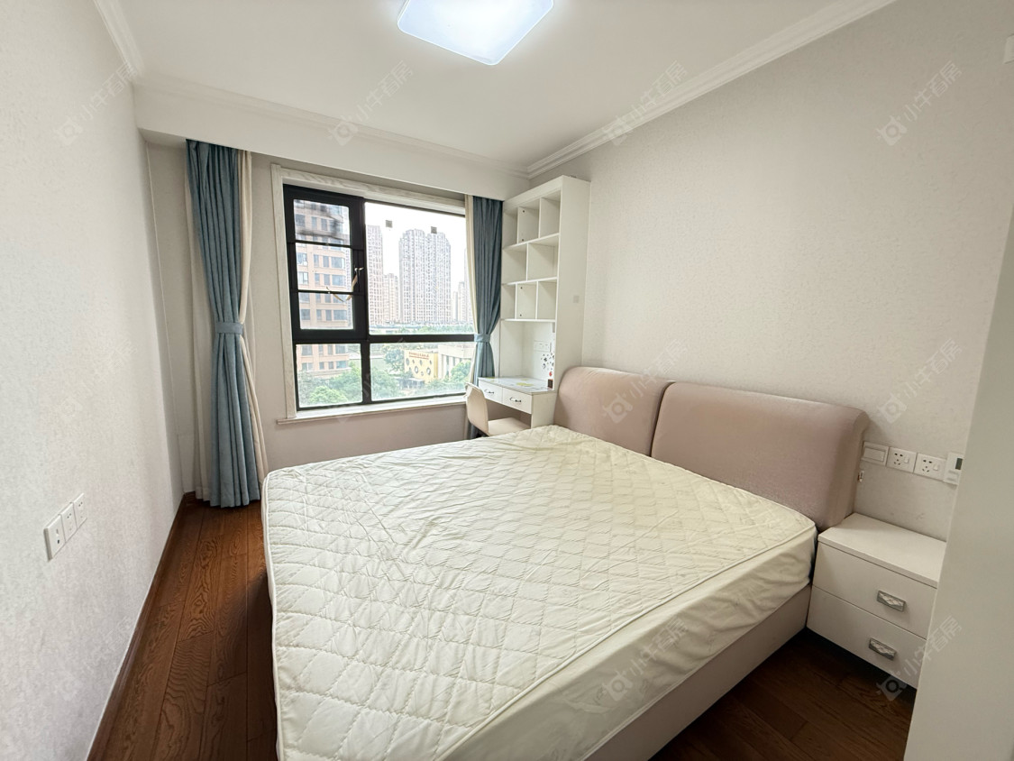 常州世茂香槟湖三期在租房源室内图_小牛看房