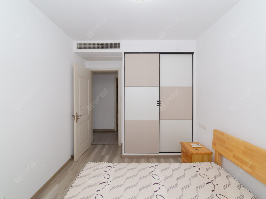 常州世茂香槟湖五期在售二手房源室内图_小牛看房