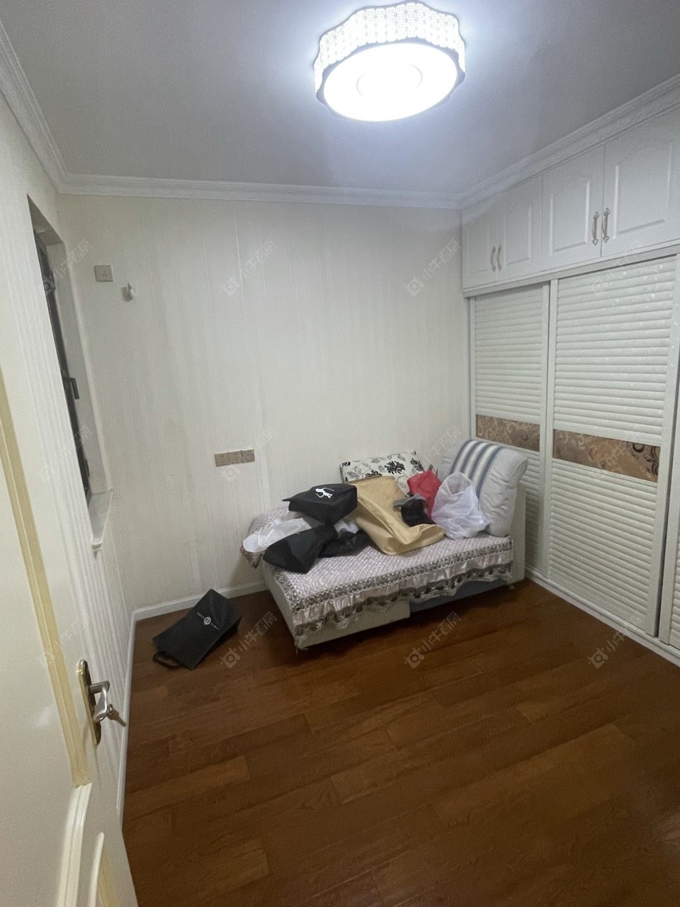 常州世茂香槟湖三期在租房源室内图_小牛看房