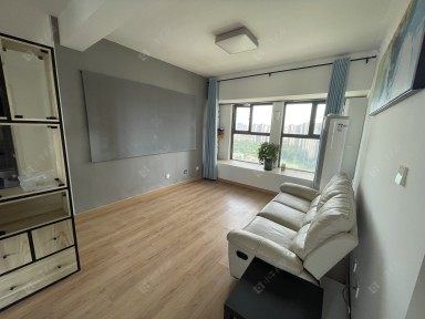 常州世茂香槟湖一期在租房源室内图_小牛看房