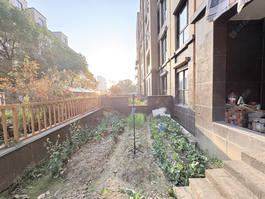 丹阳领秀花都在售二手房源室内图_小牛看房