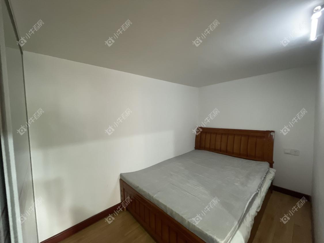 常州亚泰财富中心在租房源室内图_小牛看房