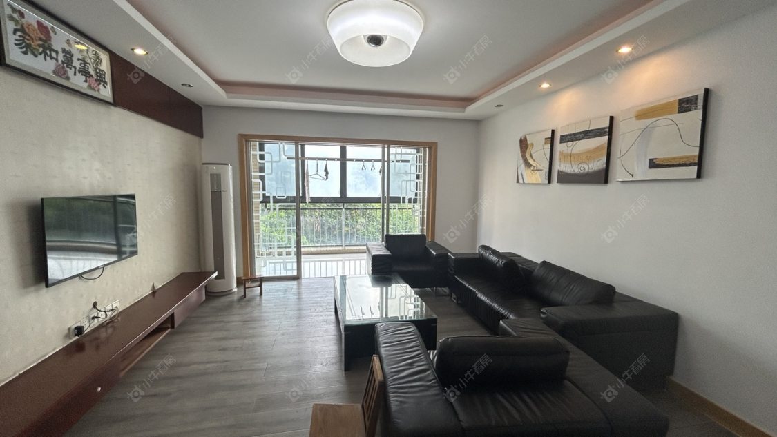 常州世茂香槟湖一期在租房源室内图_小牛看房