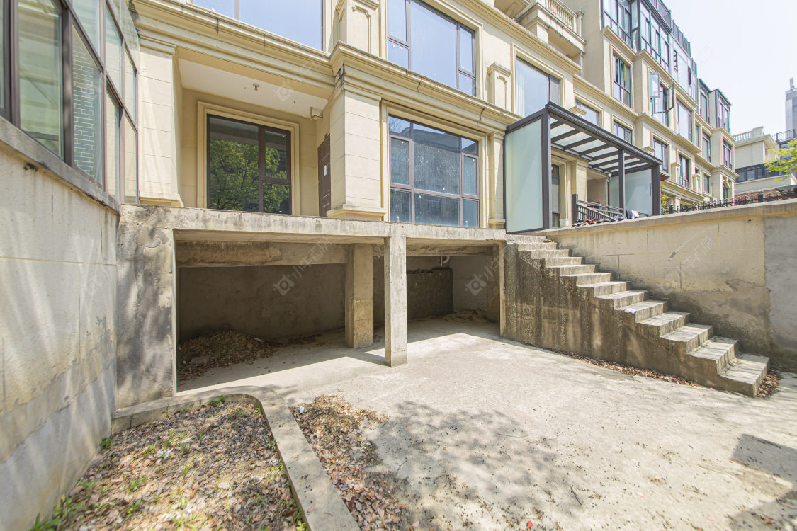 常州绿地香奈别墅区在售二手房源室内图_小牛看房