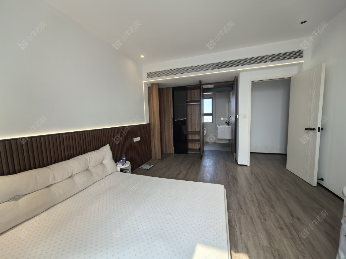 常州世茂香槟湖一期在租房源室内图_小牛看房