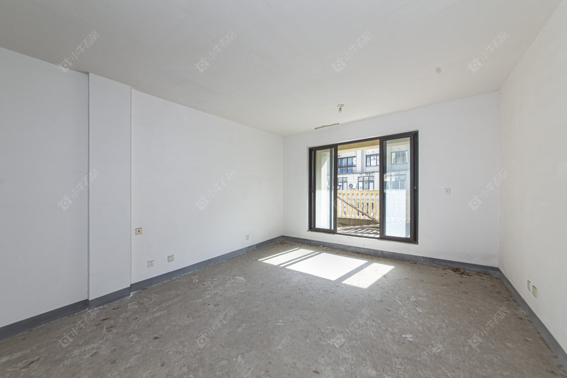 常州绿地香奈别墅区在售二手房源室内图_小牛看房