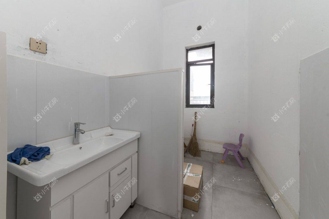 常州常发御龙山花园别墅区在租房源室内图_小牛看房