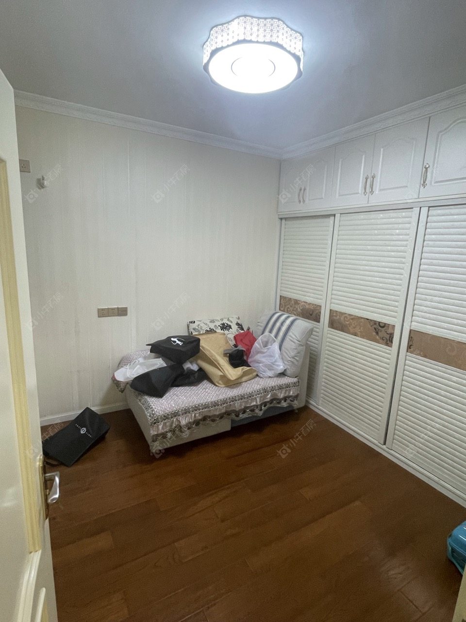 常州世茂香槟湖三期在租房源室内图_小牛看房