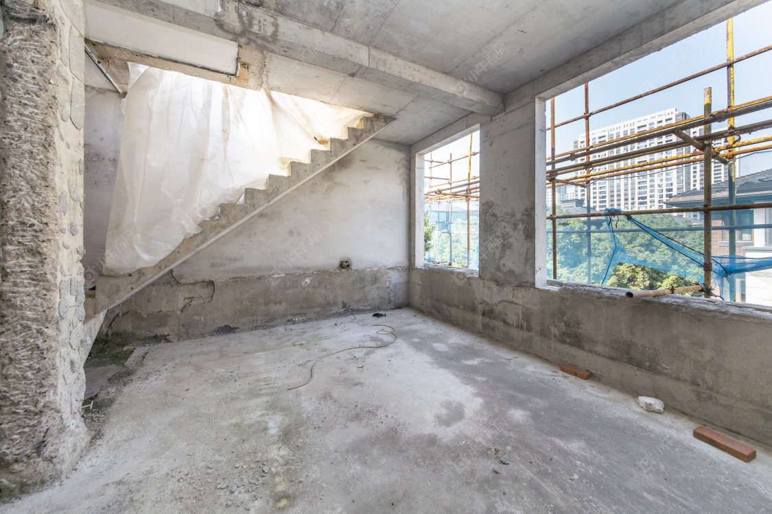 常发御龙山花园别墅区房源室内图 常州常发御龙山花园别墅区在售二手房源室内图_小牛看房