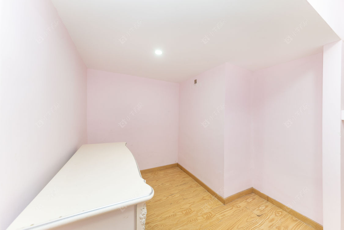 常州亚泰财富中心在售二手房源室内图_小牛看房